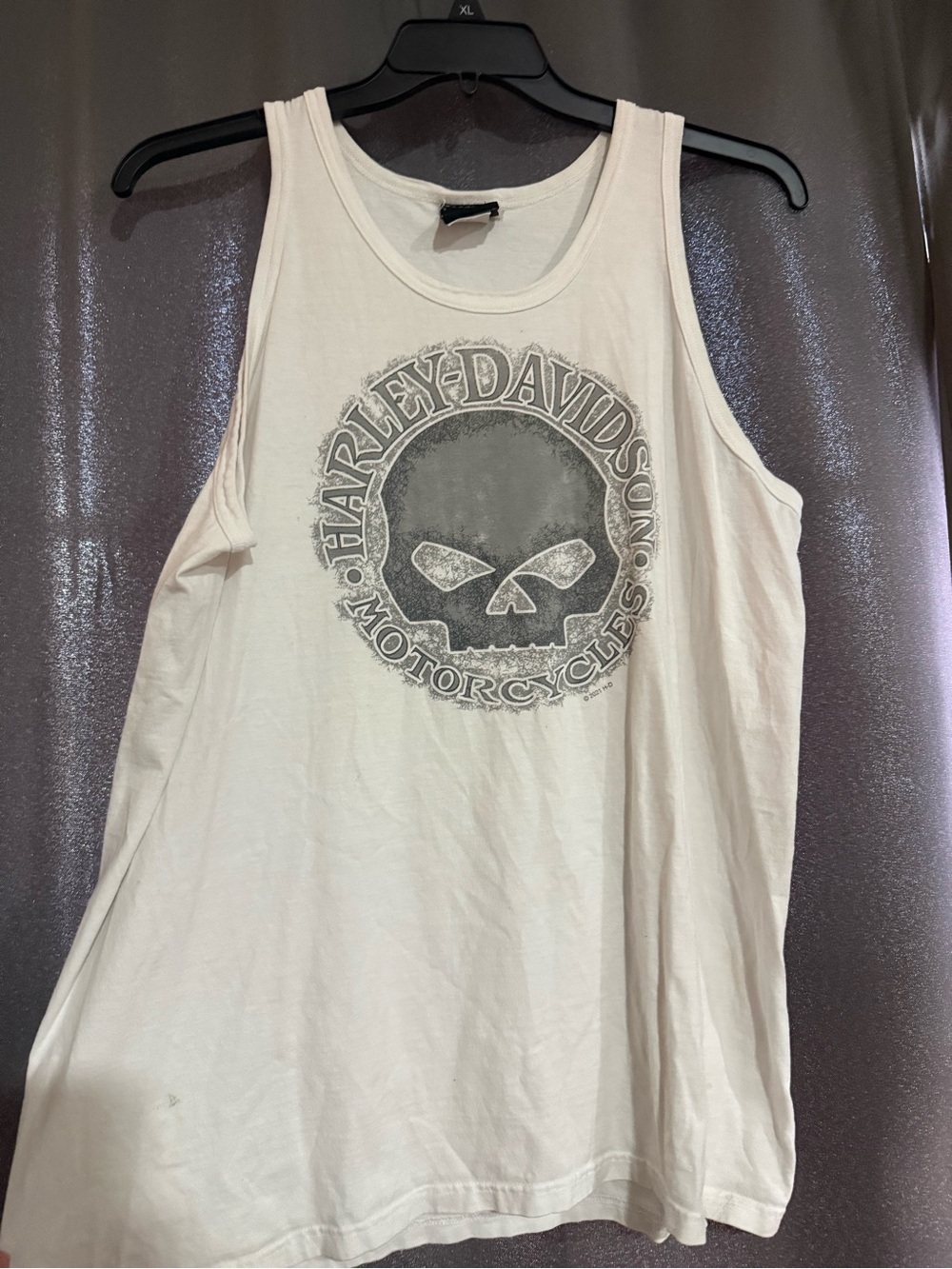 Harley-Davidson White Tank with Gray Skull Emblem